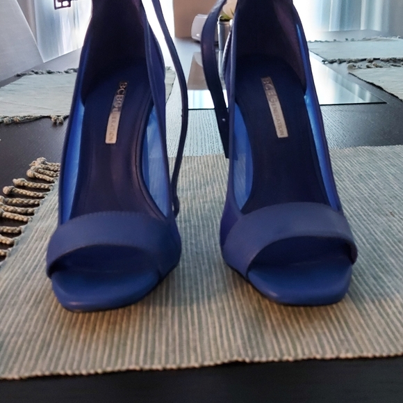 NEW BCBG Heels - Picture 6 of 10